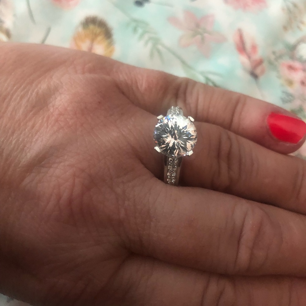 Women’s CZ stones set in SS ring